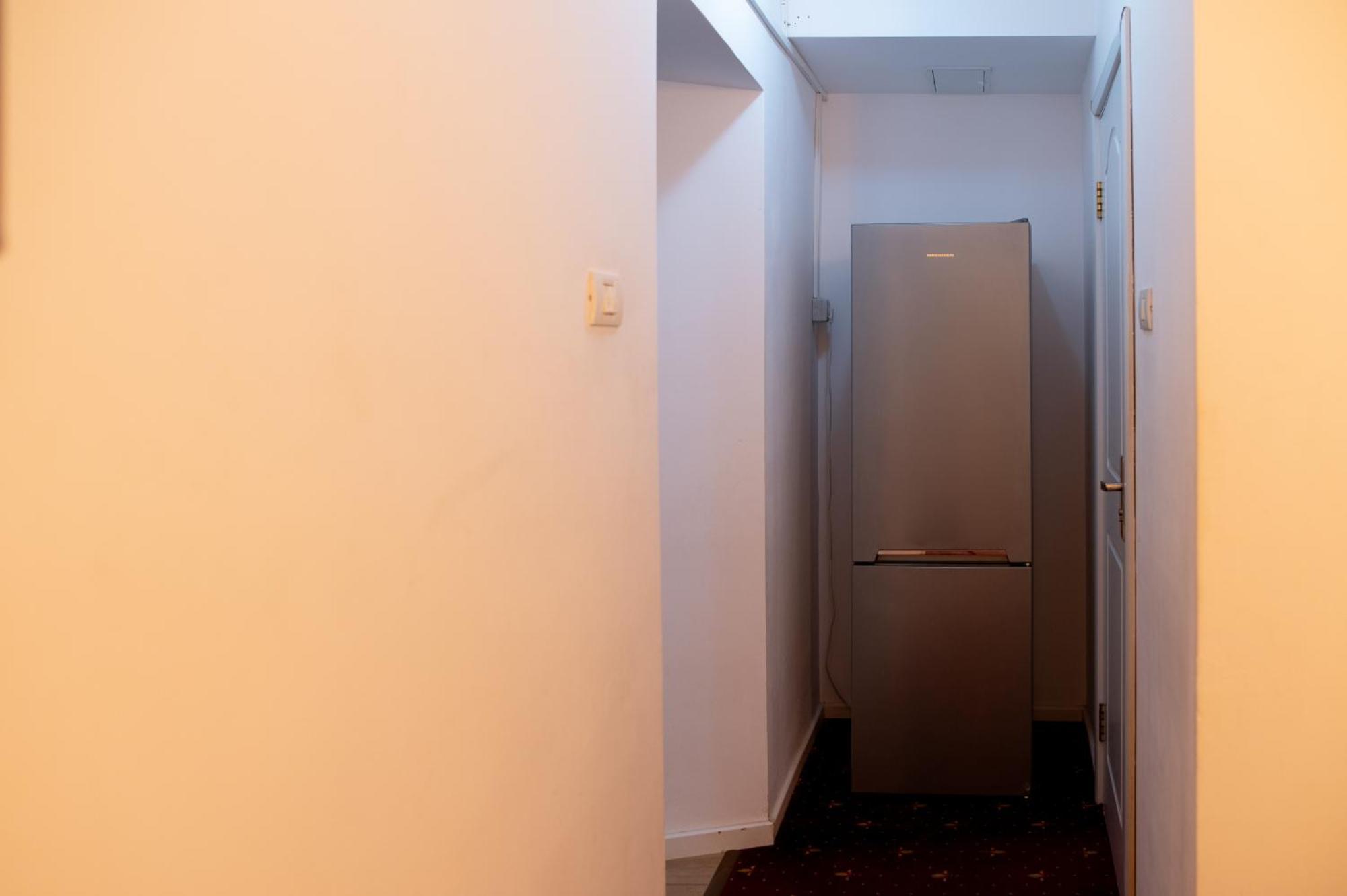Moise House - Kosher Aparthotel Bucarest Esterno foto