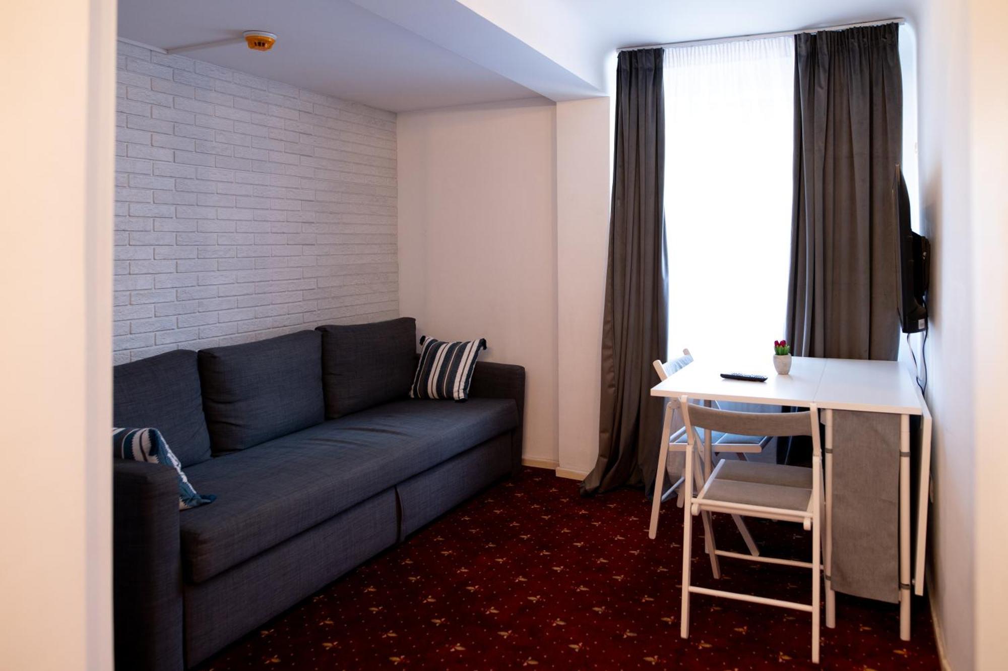 Moise House - Kosher Aparthotel Bucarest Esterno foto