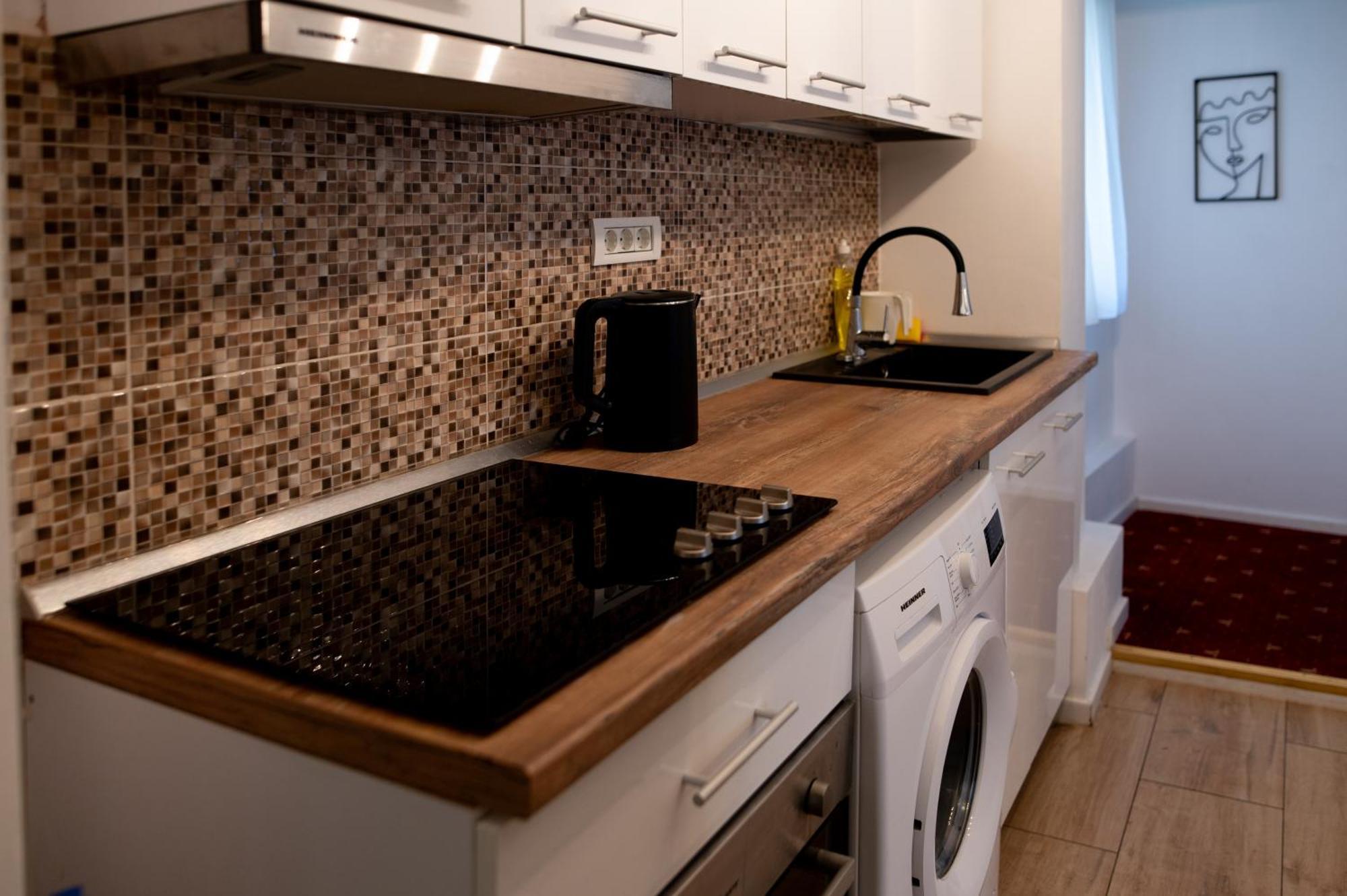 Moise House - Kosher Aparthotel Bucarest Esterno foto