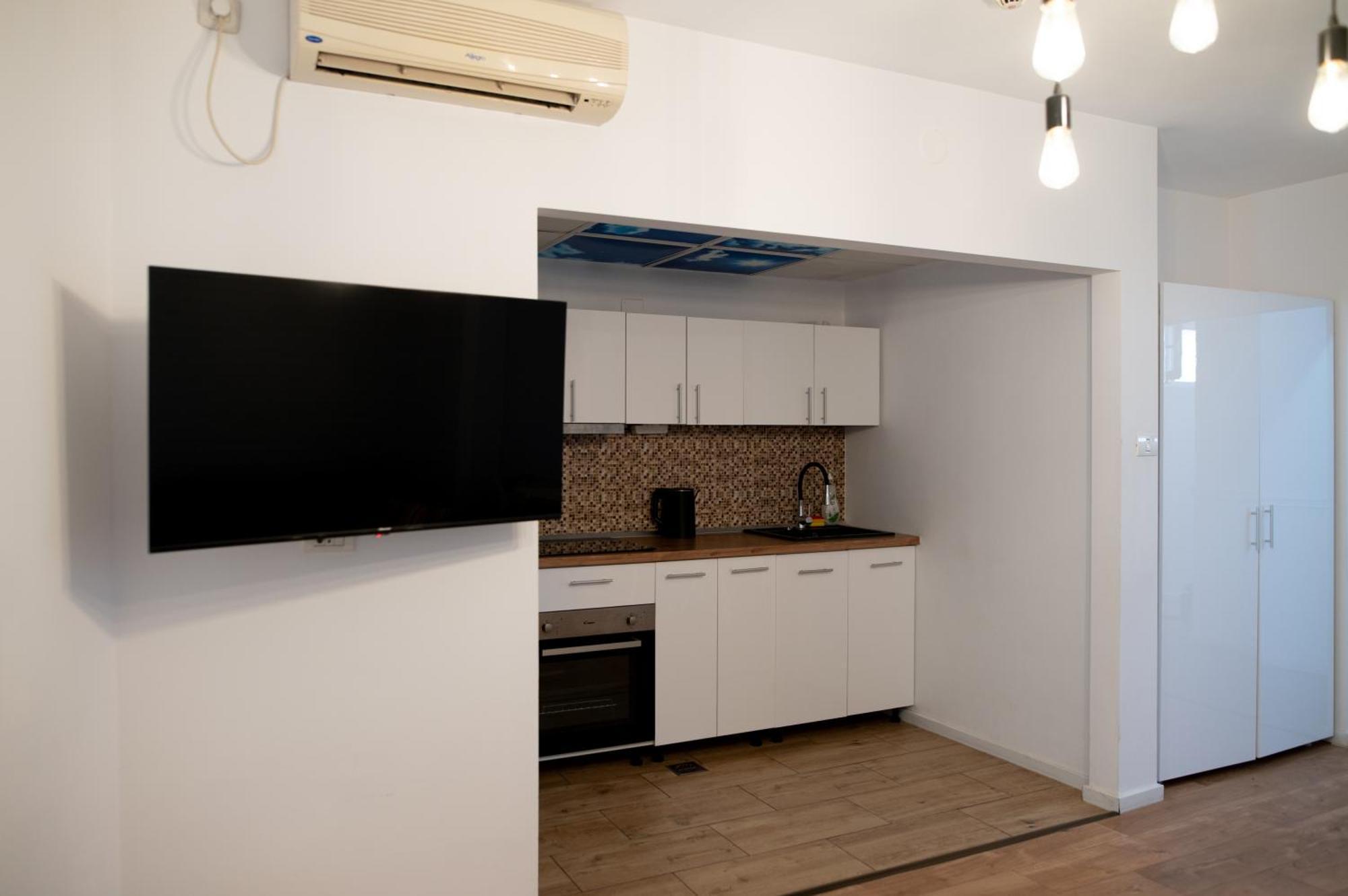 Moise House - Kosher Aparthotel Bucarest Esterno foto