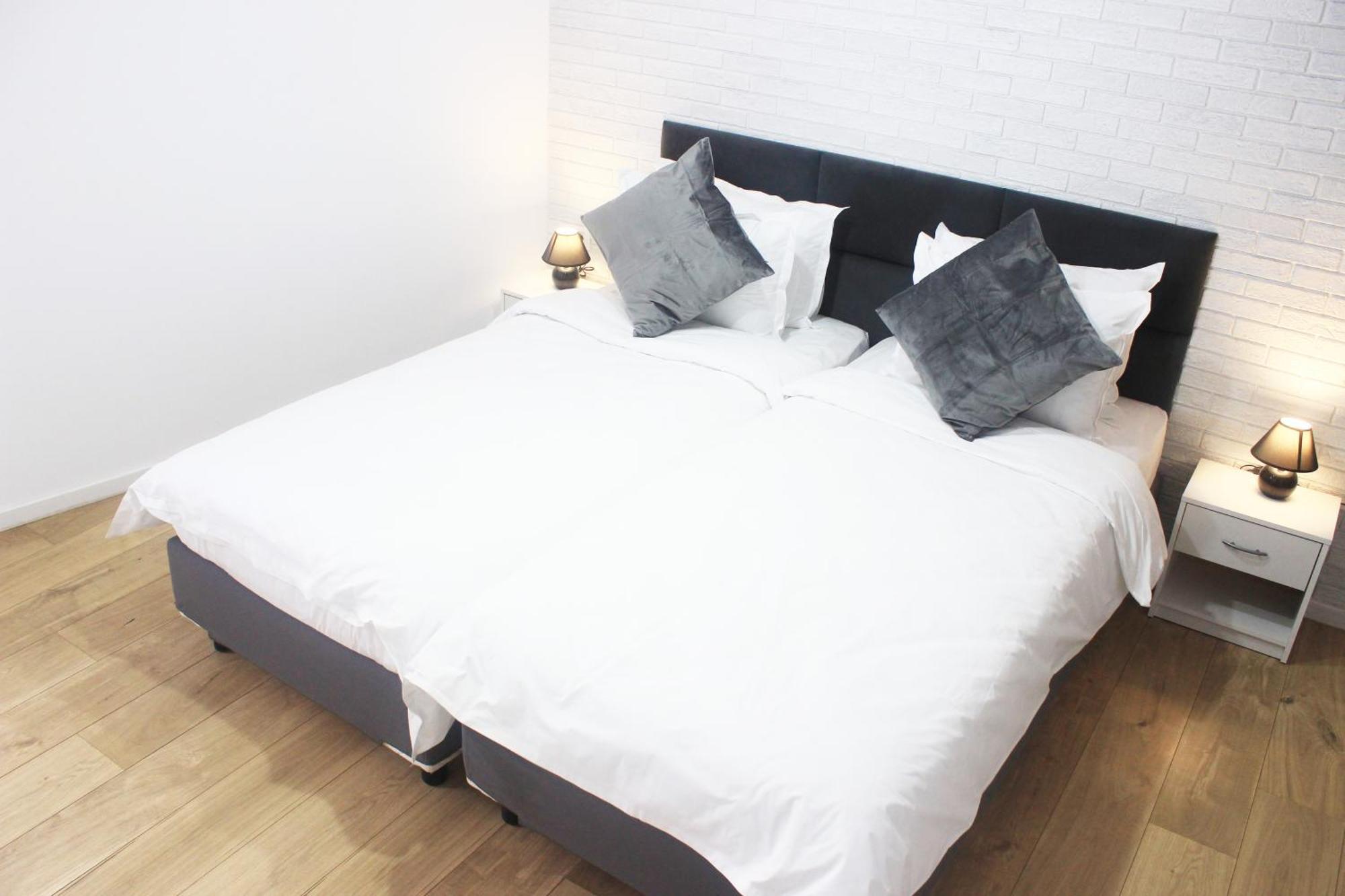Moise House - Kosher Aparthotel Bucarest Esterno foto
