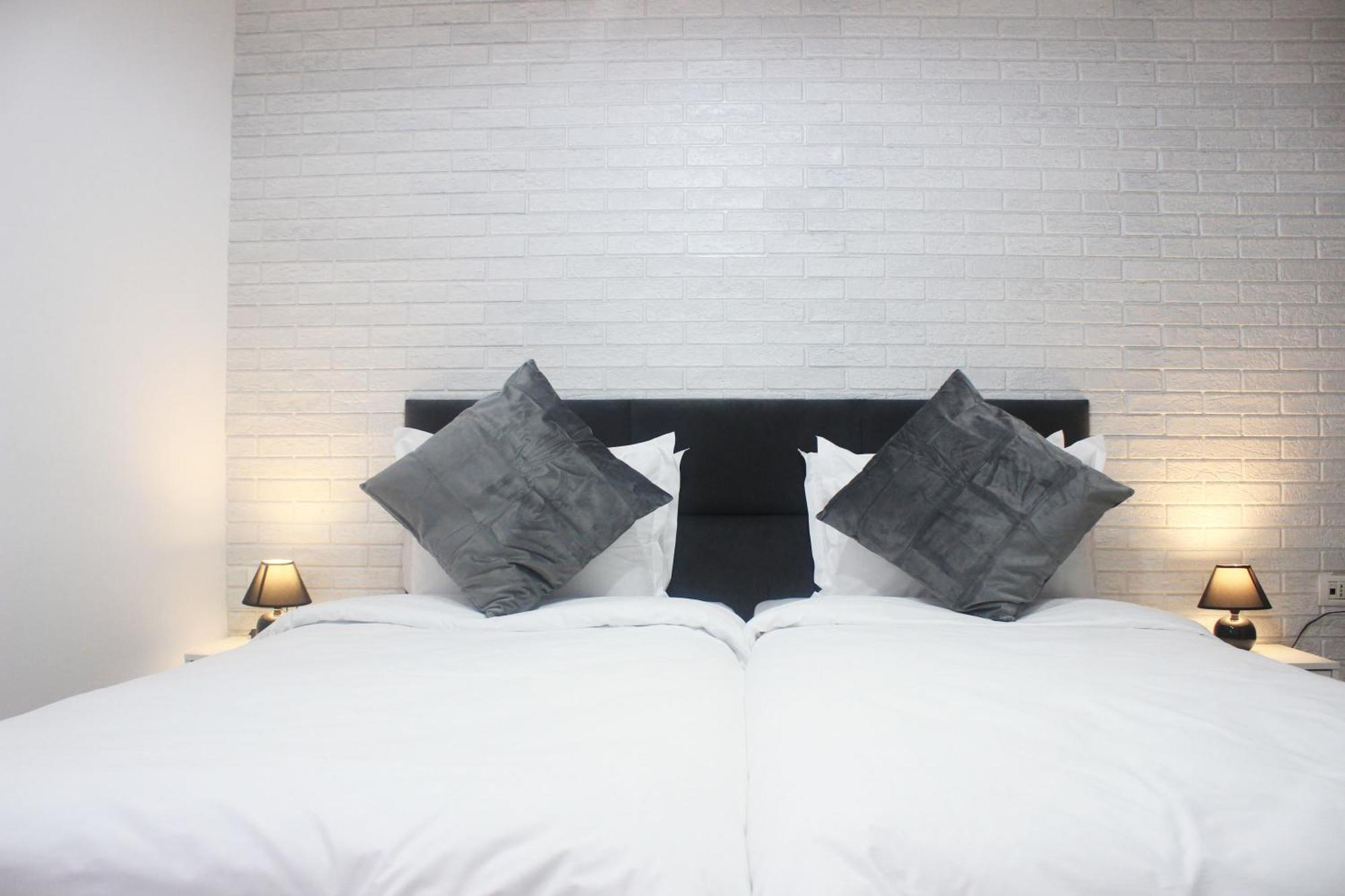 Moise House - Kosher Aparthotel Bucarest Esterno foto