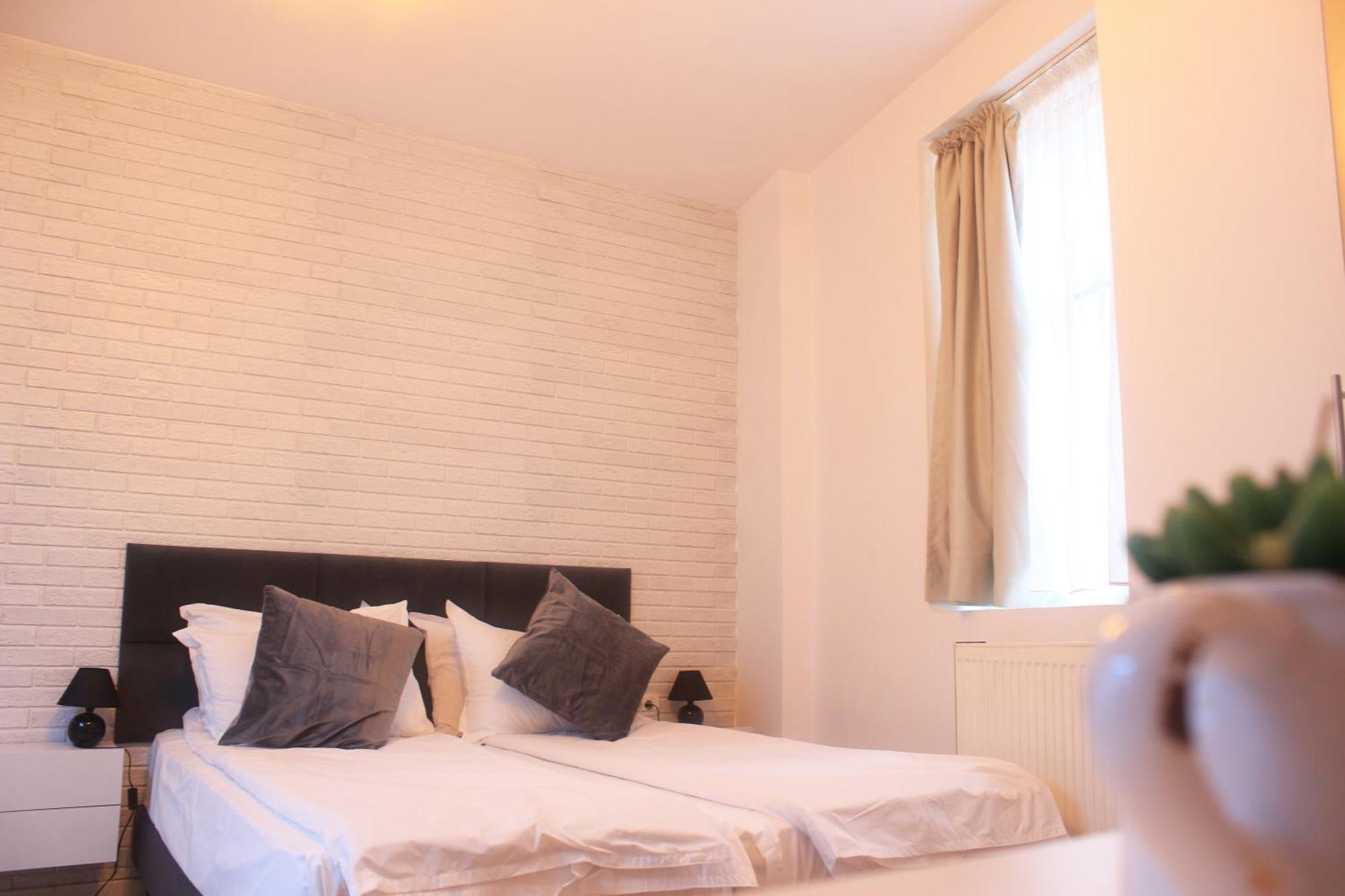 Moise House - Kosher Aparthotel Bucarest Esterno foto